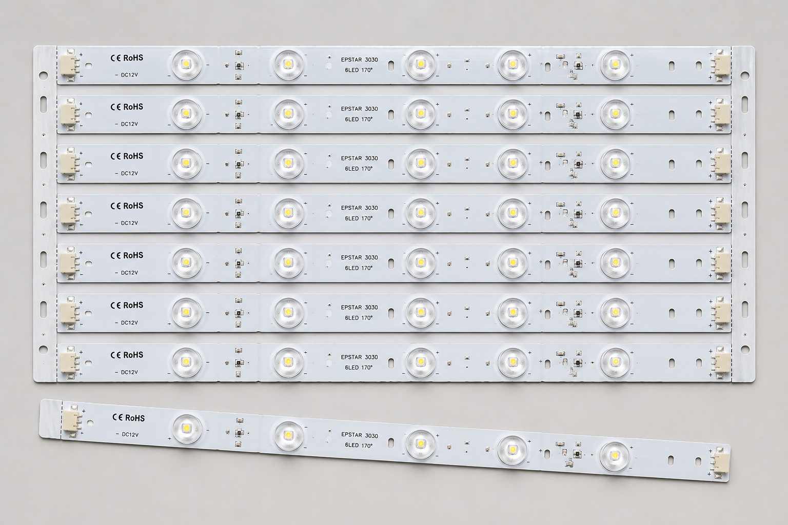 LED lišta v desce po 8 kusech s dlouhou životností